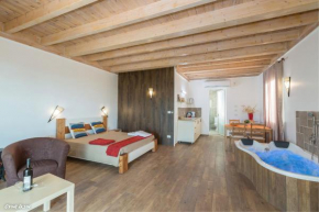 Hotels in Ne'ot Golan